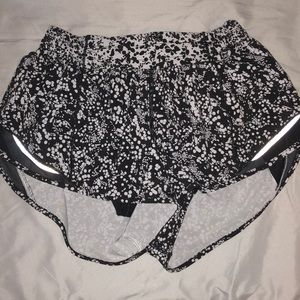 Lululemon hotty hot shorts II